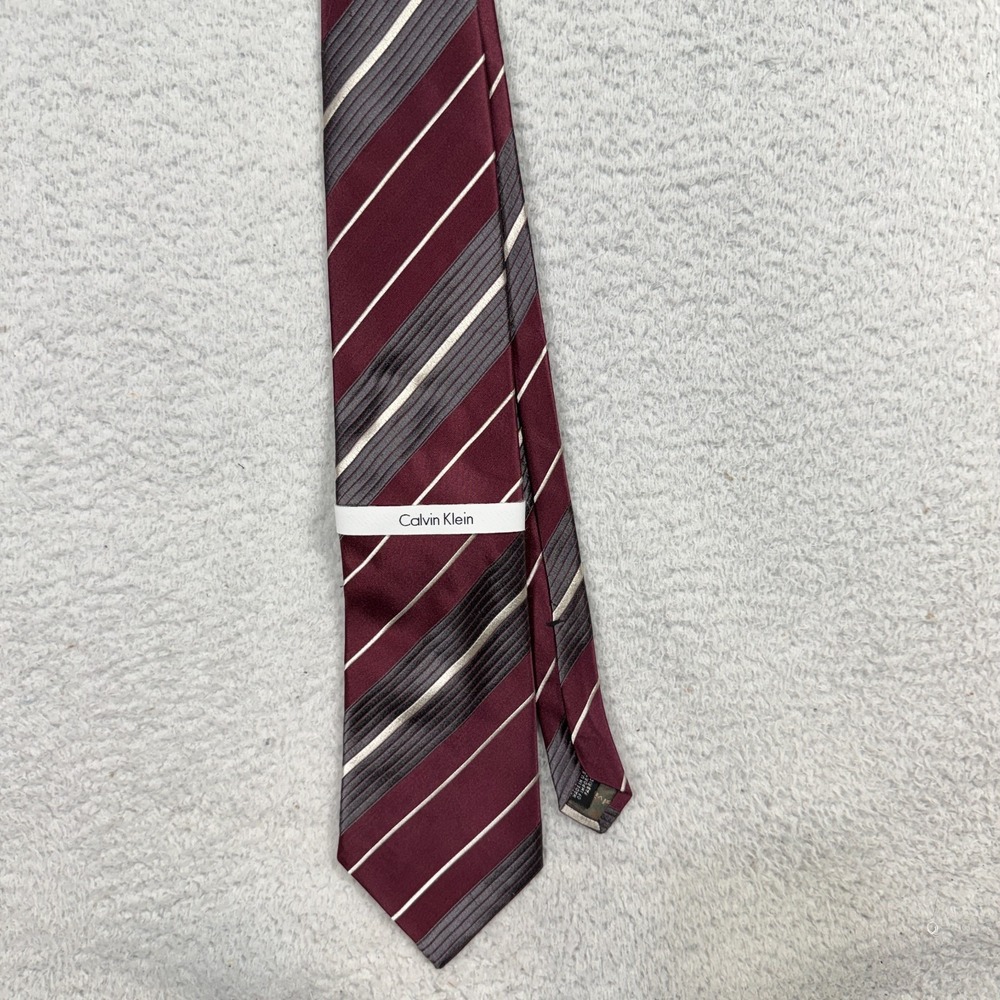 Calvin Klein CK Men's 100% Silk Neck Tie Classico Stripes Red Slim 3 1/4" x 58"